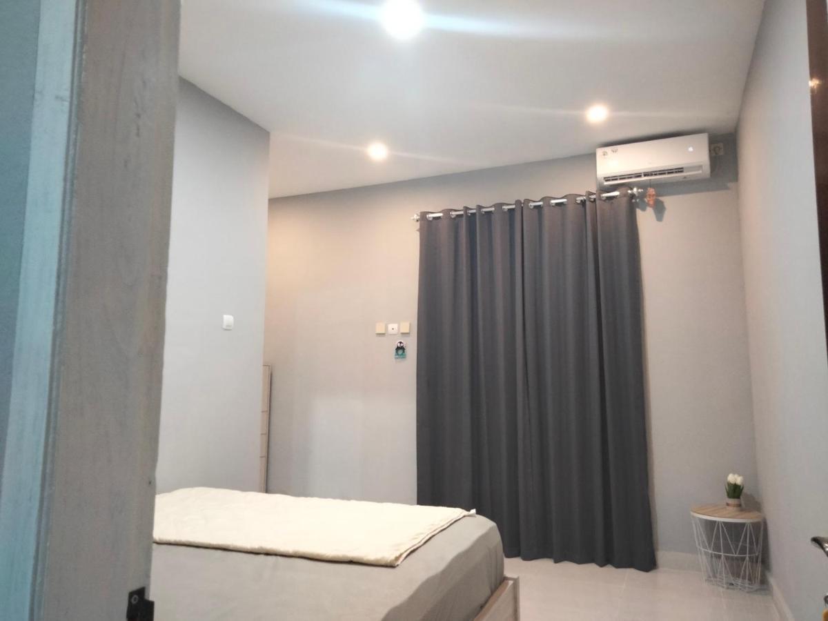 Sukha Homestay Kuta  エクステリア 写真